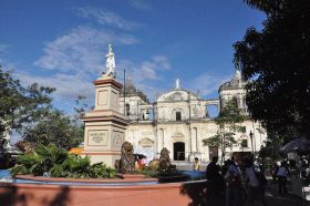 best places in Nicaragua live retire Maximo Jerez Monument in front of the Catedral de la Asunción in León, Nicaragua – Best Places In The World To Retire – International Living