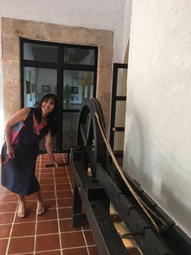 Jet Metier demonstrating henequen-making machine at Hacienda Teya, Merida, Mexico – Best Places In The World To Retire – International Living