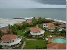 Houses on beach in Coronado, Panama – Best Places In The World To Retire – International Living