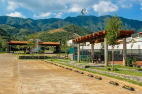 Interlago homes where the buses run right outside the development, Lake Chapala, Mexico – Best Places In The World To Retire – International Living