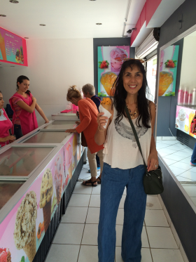 Expats and Jet Metier of Best Places in an ice cream store, Ajijic, Mexico – Best Places In The World To Retire – International Living