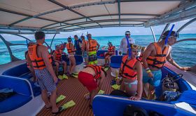 Boat with tourists off Isla Contoy – Best Places In The World To Retire – International Living