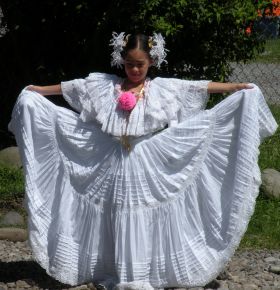 A school girl in traditonal Panamanian wedding dress. – Best Places In The World To Retire – International Living
