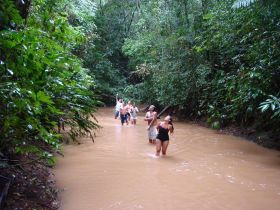 HIKING IN THE PANAMA CANAL – Best Places In The World To Retire – International Living